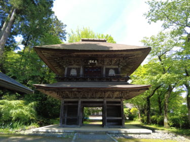 あきる野市 広徳寺 巨大な藁葺き屋根の山門や巨木など見所多しのパワースポット