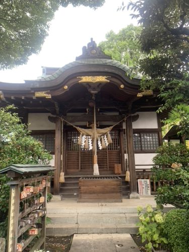 産千代稲荷神社 鬼門封じのために置かれたお狐様の気が濃い神社