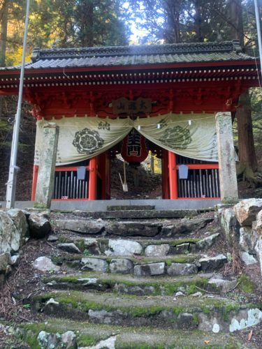 大滝不動尊 大小様々な滝が魅力の修験霊場